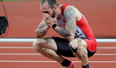 Dünya çempionu oldu, qələbəni Azərbaycan bayrağı ilə qeyd etdi - FOTOLAR