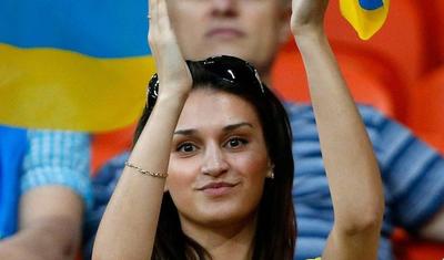 Futbolun ən çılğın və cazibədar xanım azarkeşləri – FOTOLAR