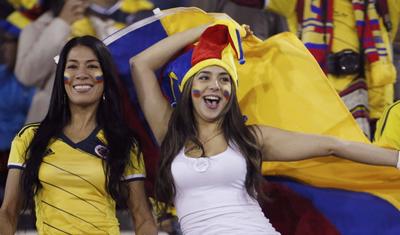 Futbolun ən çılğın və cazibədar xanım azarkeşləri – FOTOLAR