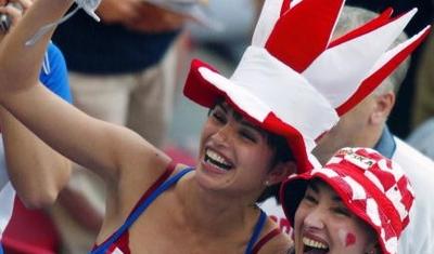 Futbolun ən çılğın və cazibədar xanım azarkeşləri – FOTOLAR