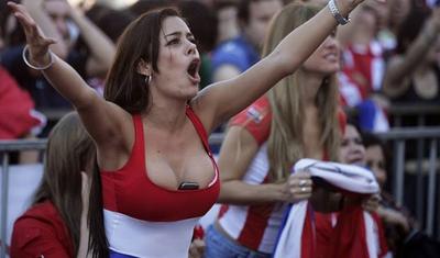 Futbolun ən çılğın və cazibədar xanım azarkeşləri – FOTOLAR