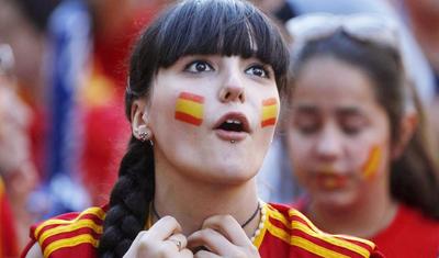 Futbolun ən çılğın və cazibədar xanım azarkeşləri – FOTOLAR