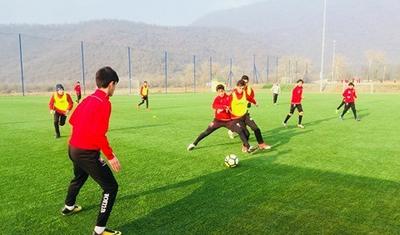 LAYİHƏ: U-15 Liqası: "Qəbələ" "Səbail"lə oyuna hazırlaşır - FOTOREPORTAJ