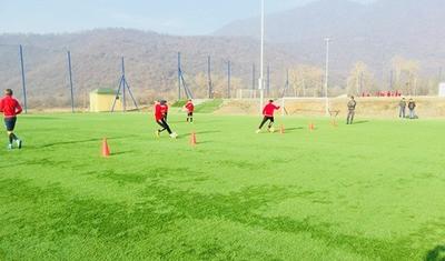 LAYİHƏ: U-15 Liqası: "Qəbələ" "Səbail"lə oyuna hazırlaşır - FOTOREPORTAJ