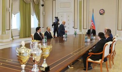İlham Əliyev şahmat üzrə Avropa çempionlarını qəbul etdi