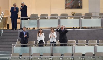 İlham Əliyev və Mehriban Əliyeva millimizə dəstək verdi - FOTO