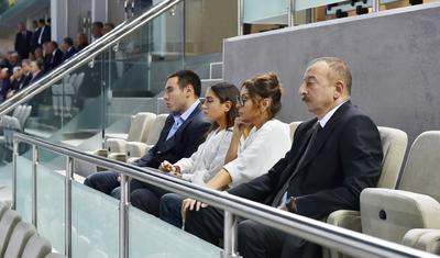 İlham Əliyev və Mehriban Əliyeva millimizə dəstək verdi - FOTO