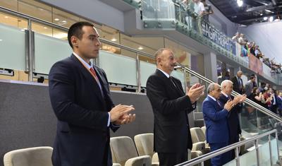 İlham Əliyev millinin oyununu izlədi və alqışladı - FOTOREPORTAJ