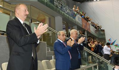 İlham Əliyev millinin oyununu izlədi və alqışladı - FOTOREPORTAJ