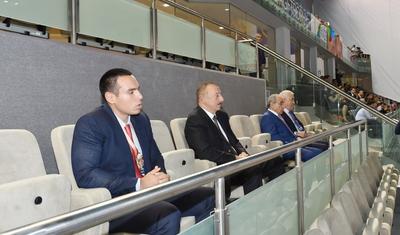 İlham Əliyev millinin oyununu izlədi və alqışladı - FOTOREPORTAJ