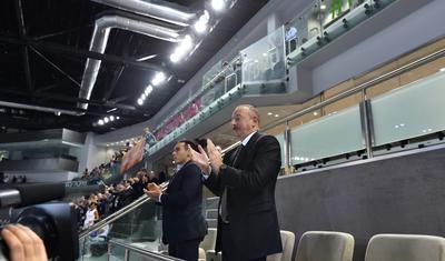 İlham Əliyev millinin oyununu izlədi və alqışladı - FOTOREPORTAJ