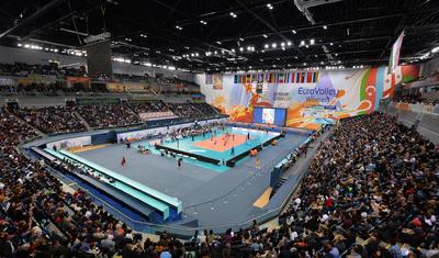 Prezident və birinci xanım milli komandanın oyununda - FOTOLAR