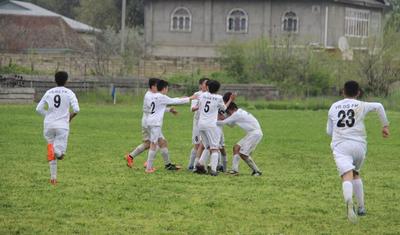 U-15 Liqası: Hakim Masallıda uşağın başına … çəkdi - FOTOLAR
