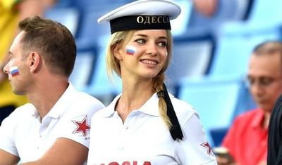 Milli üzvlərinə xəbərdarlıq: Rus qızlarından uzaq durun! - FOTOLAR