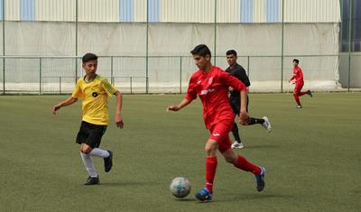 U-15 Liqası: "Keşlə" "Turan"a güzəştə getdi - FOTOREPORTAJ