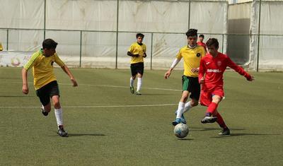 U-15 Liqası: "Keşlə" "Turan"a güzəştə getdi - FOTOREPORTAJ