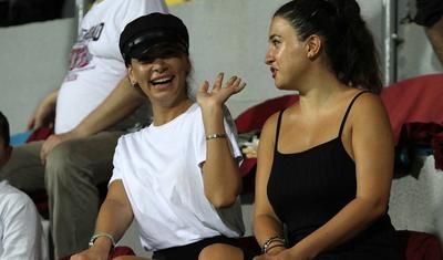 Azərbaycan futboluna rəng qatan qızlar - FOTOLAR