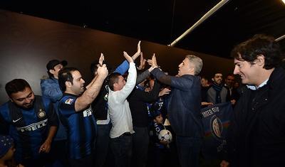 Bakıda dünya ukluzu üçün böyük növbə yarandı - FOTOLAR