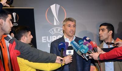 Bakıda dünya ukluzu üçün böyük növbə yarandı - FOTOLAR