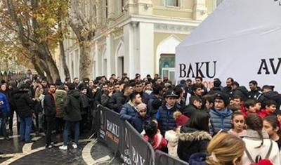 Bakıda dünya ukluzu üçün böyük növbə yarandı - FOTOLAR