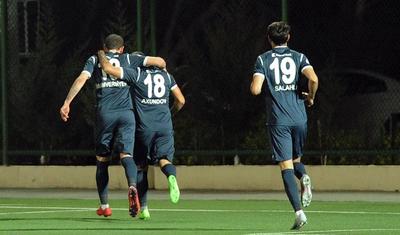 Tural Axundov hamını "təkər"ə salıb - İKİ FOTO