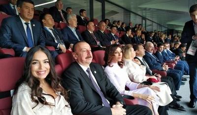 İlham Əliyev və ailə üzvləri DÇ-nın təntənəli açılışında - FOTOLAR