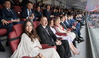 İlham Əliyev və ailə üzvləri DÇ-nın təntənəli açılışında - FOTOLAR