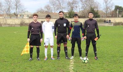 U-15 Liqası: "Viləş"in futbolçusu hakimi qorxutdu - FOTOREPORTAJ