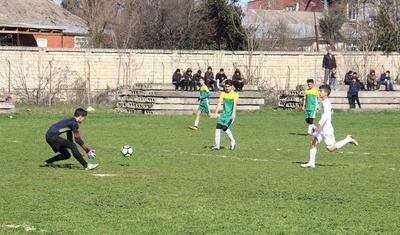 U-15 Liqası: "Viləş"in futbolçusu hakimi qorxutdu - FOTOREPORTAJ