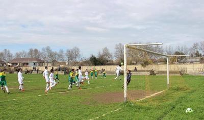 U-15 Liqası: "Viləş"in futbolçusu hakimi qorxutdu - FOTOREPORTAJ