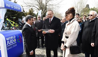 İlham Əliyevə 2 dünya çempionatının ilk bileti təqdim edildi