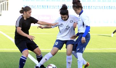 FOTOLAR: Yeni patron baxdı, "Sumqayıt"ın qızları çempion oldu