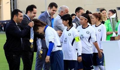 FOTOLAR: Yeni patron baxdı, "Sumqayıt"ın qızları çempion oldu