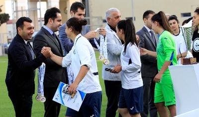 FOTOLAR: Yeni patron baxdı, "Sumqayıt"ın qızları çempion oldu