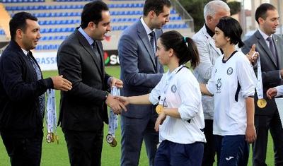 FOTOLAR: Yeni patron baxdı, "Sumqayıt"ın qızları çempion oldu