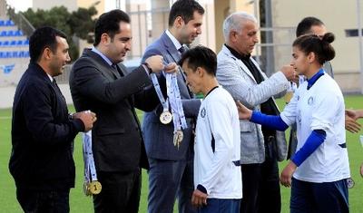 FOTOLAR: Yeni patron baxdı, "Sumqayıt"ın qızları çempion oldu