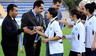 FOTOLAR: Yeni patron baxdı, "Sumqayıt"ın qızları çempion oldu