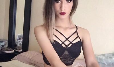 Məşhur futbolçu transseksual modelə nə mesaj yazdı? - FOTOLAR