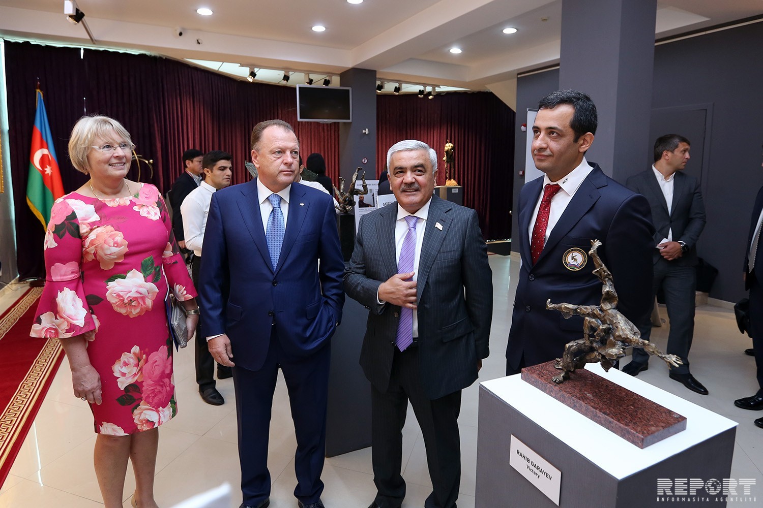 Rövnəq Abdullayev: "Tanış olmağınızı istəyiriəm” - VİDEO+FOTO