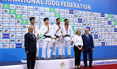 Rövnəq Abdullayevi gəldi, onu qucaqladı və… FOTOREPORTAJ