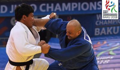 Azərbaycanlı məmur millimizin üzvü üçün belə sevindi - FOTOLAR