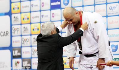 Rövnəq Abdullayevdən mükafat alan - FOTOLAR