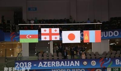 Rövnəq Abdullayevdən mükafat alan - FOTOLAR