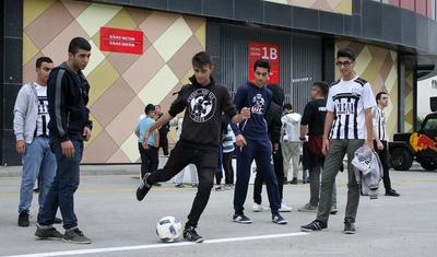 Ruslan Abışov "Fanzona"ya gəldi, hamı… - FOTOREPORTAJ