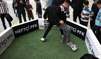 Ruslan Abışov "Fanzona"ya gəldi, hamı… - FOTOREPORTAJ