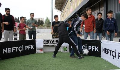 Ruslan Abışov "Fanzona"ya gəldi, hamı… - FOTOREPORTAJ