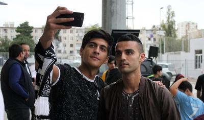 Ruslan Abışov "Fanzona"ya gəldi, hamı… - FOTOREPORTAJ