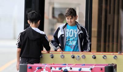 Ruslan Abışov "Fanzona"ya gəldi, hamı… - FOTOREPORTAJ