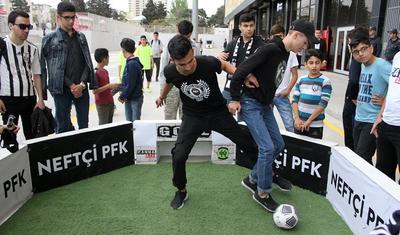 Ruslan Abışov "Fanzona"ya gəldi, hamı… - FOTOREPORTAJ