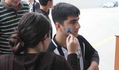 Ruslan Abışov "Fanzona"ya gəldi, hamı… - FOTOREPORTAJ